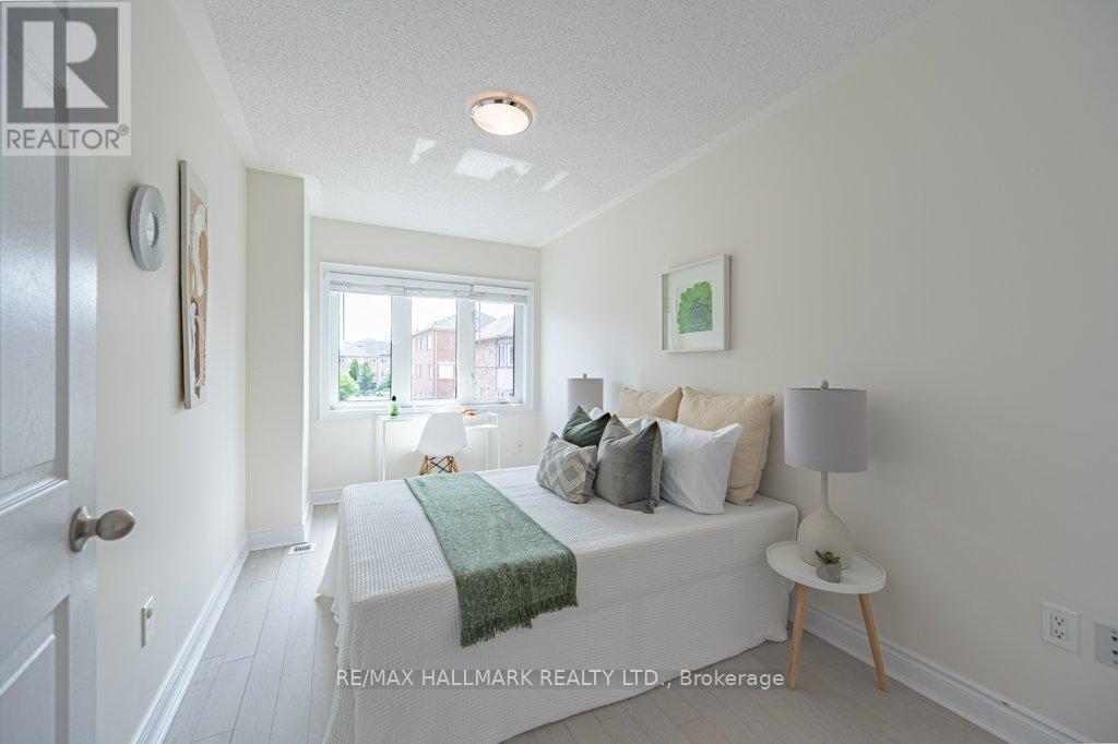 3 Chimes Lane, Toronto, Ontario  M8Y 4H8 - Photo 18 - W13490492