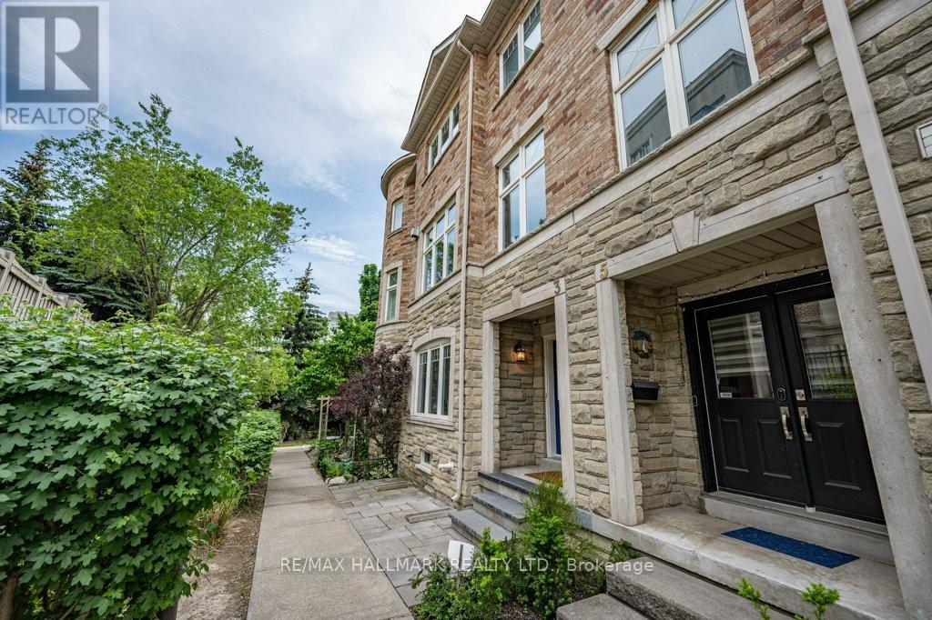 3 Chimes Lane, Toronto, Ontario  M8Y 4H8 - Photo 2 - W13490492