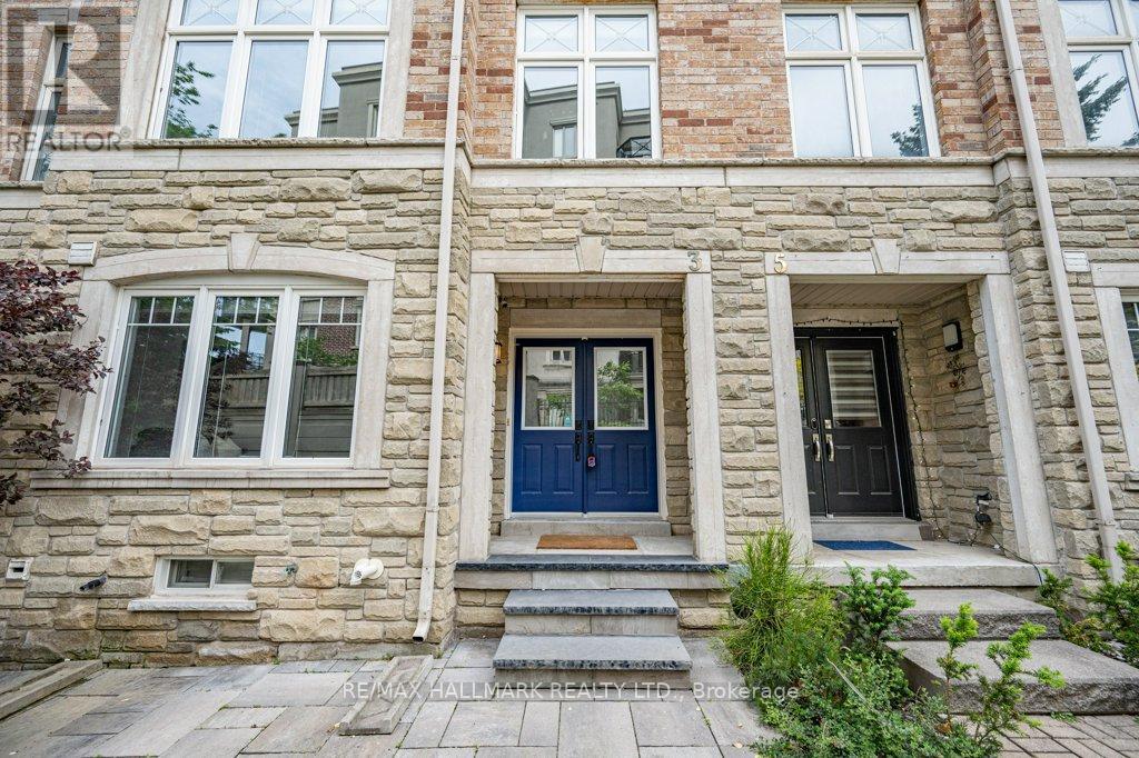 3 Chimes Lane, Toronto, Ontario  M8Y 4H8 - Photo 3 - W13490492