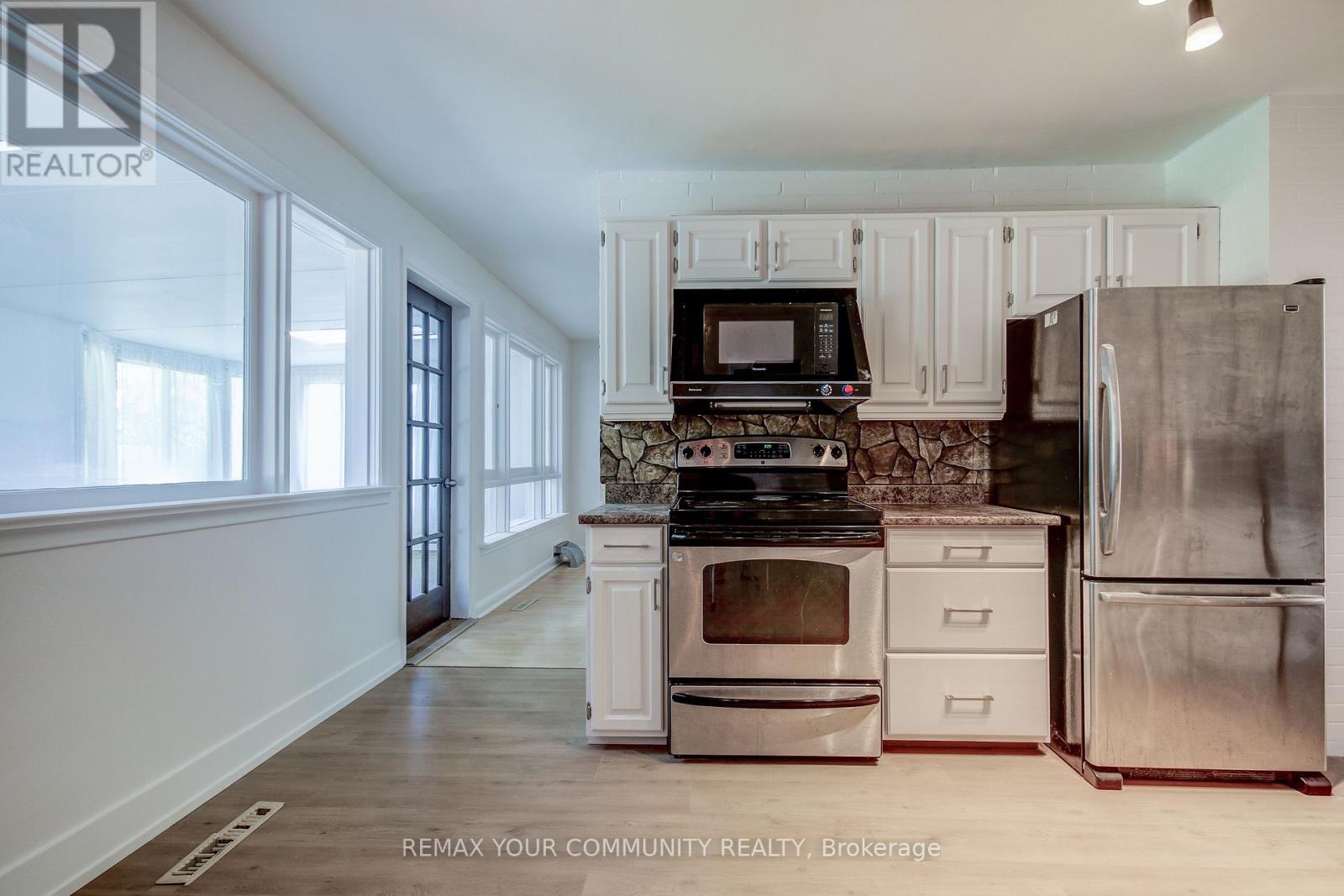 29 Wareham Drive, Mississauga, Ontario  L5M 1B8 - Photo 3 - W13490526