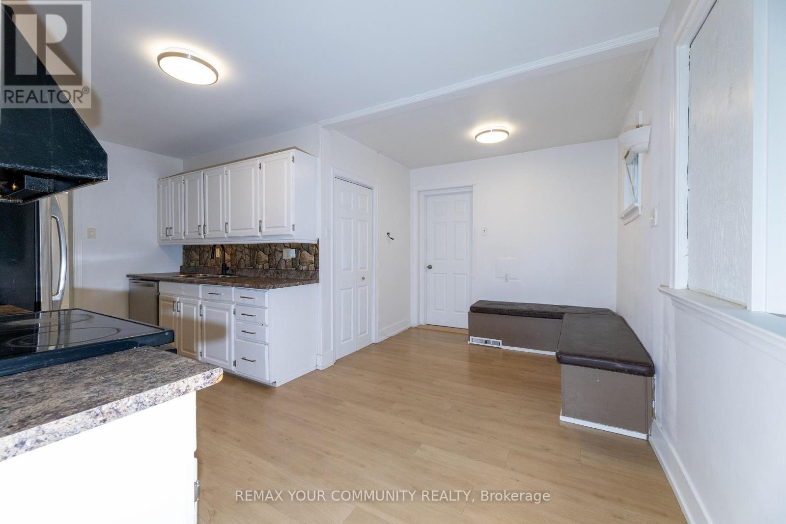 29 Wareham Drive, Mississauga, Ontario  L5M 1B8 - Photo 5 - W13490526