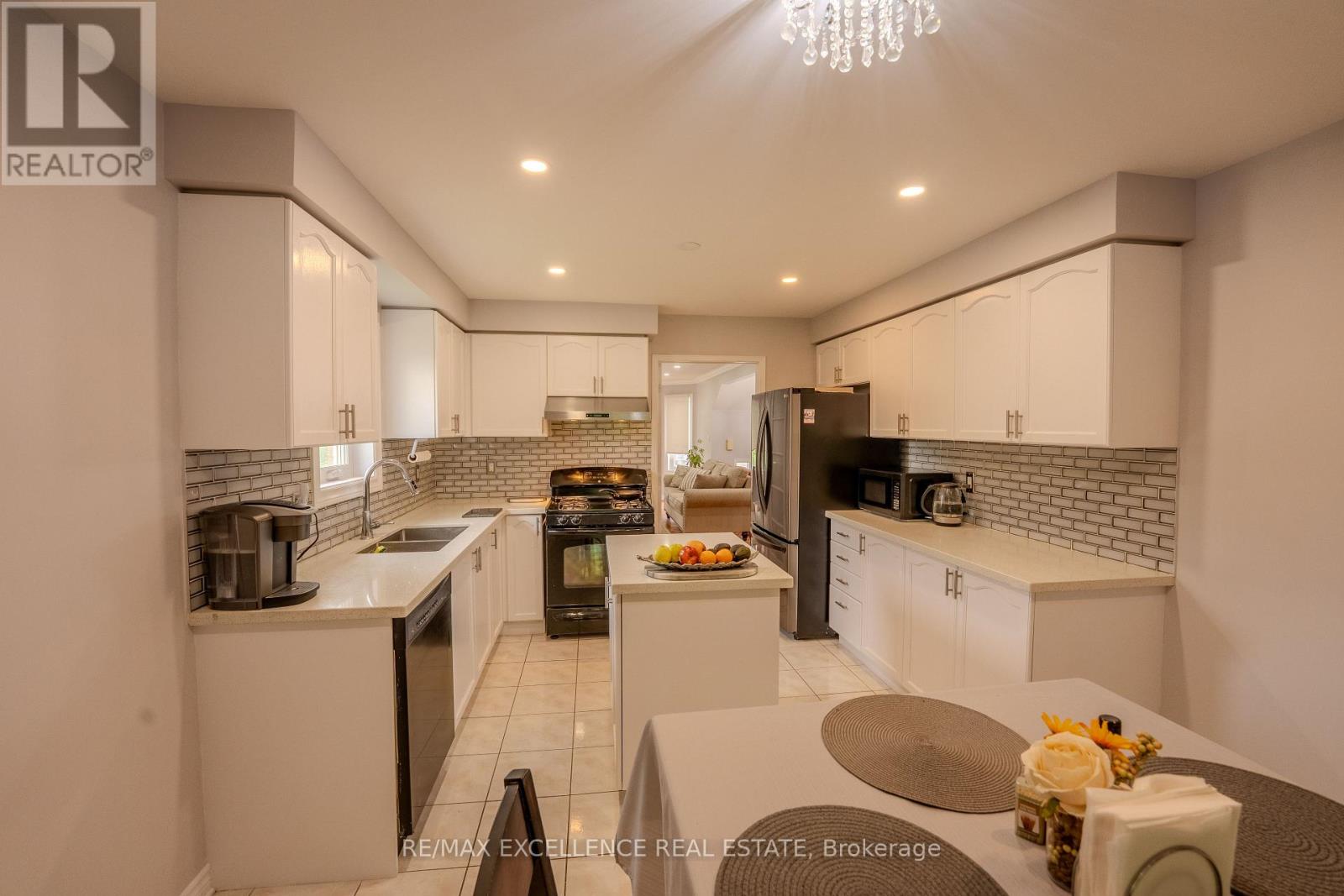 48 Ridgemore Crescent, Brampton, Ontario  L7A 2L4 - Photo 11 - W13490540