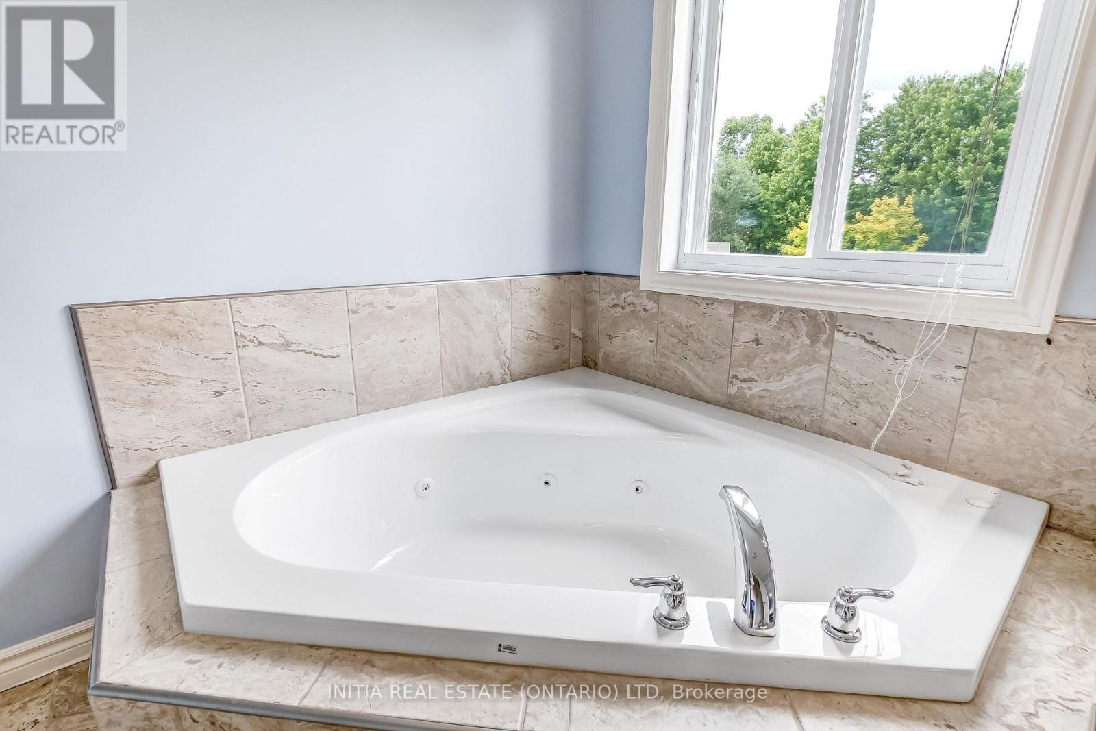 1082 Oakcrossing Road, London North, Ontario  N6H 0A8 - Photo 28 - X13490830