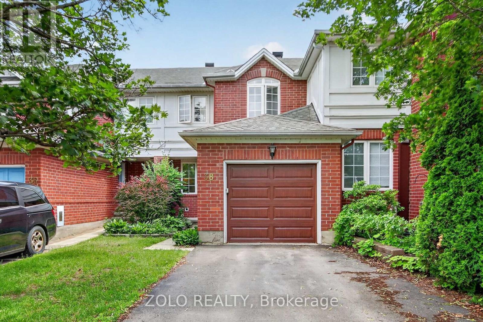 38 Central Park Drive, Ottawa, Ontario  K2C 4A3 - Photo 2 - X13490550