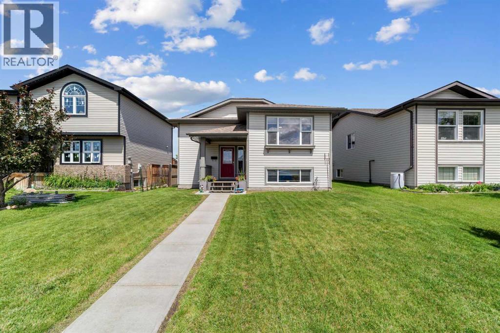 6814 40 Avenue Close, Camrose, Alberta  T4V 5A7 - Photo 1 - A2323471