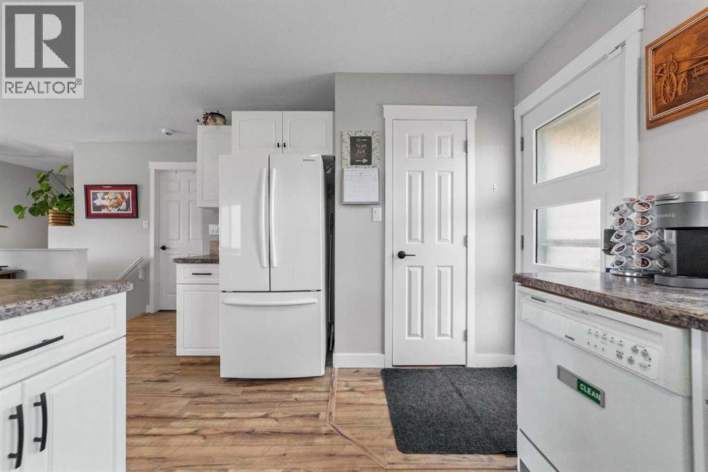 6814 40 Avenue Close, Camrose, Alberta  T4V 5A7 - Photo 12 - A2323471