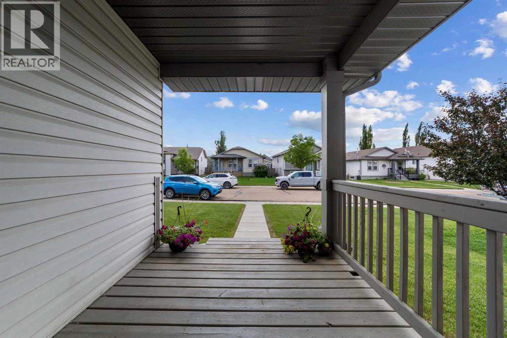 6814 40 Avenue Close, Camrose, Alberta  T4V 5A7 - Photo 3 - A2323471