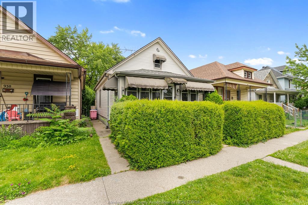 942 Lincoln Road, Windsor, Ontario  N8Y 2H2 - Photo 2 - 26015258
