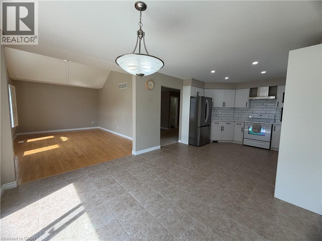 457 Dansbury Drive, Waterloo, Ontario  N2K 4K5 - Photo 8 - 40843084