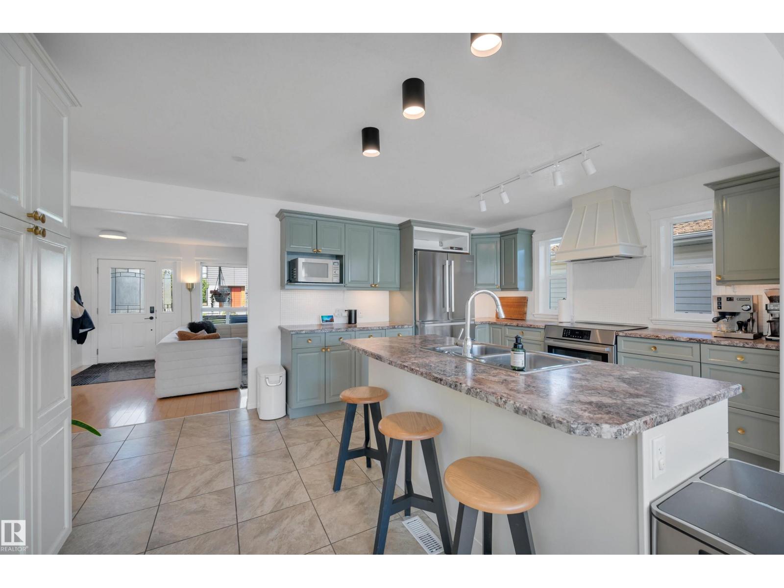 9015 148 St NW, Edmonton, Alberta  T5R 0Y5 - Photo 4 - E4495681
