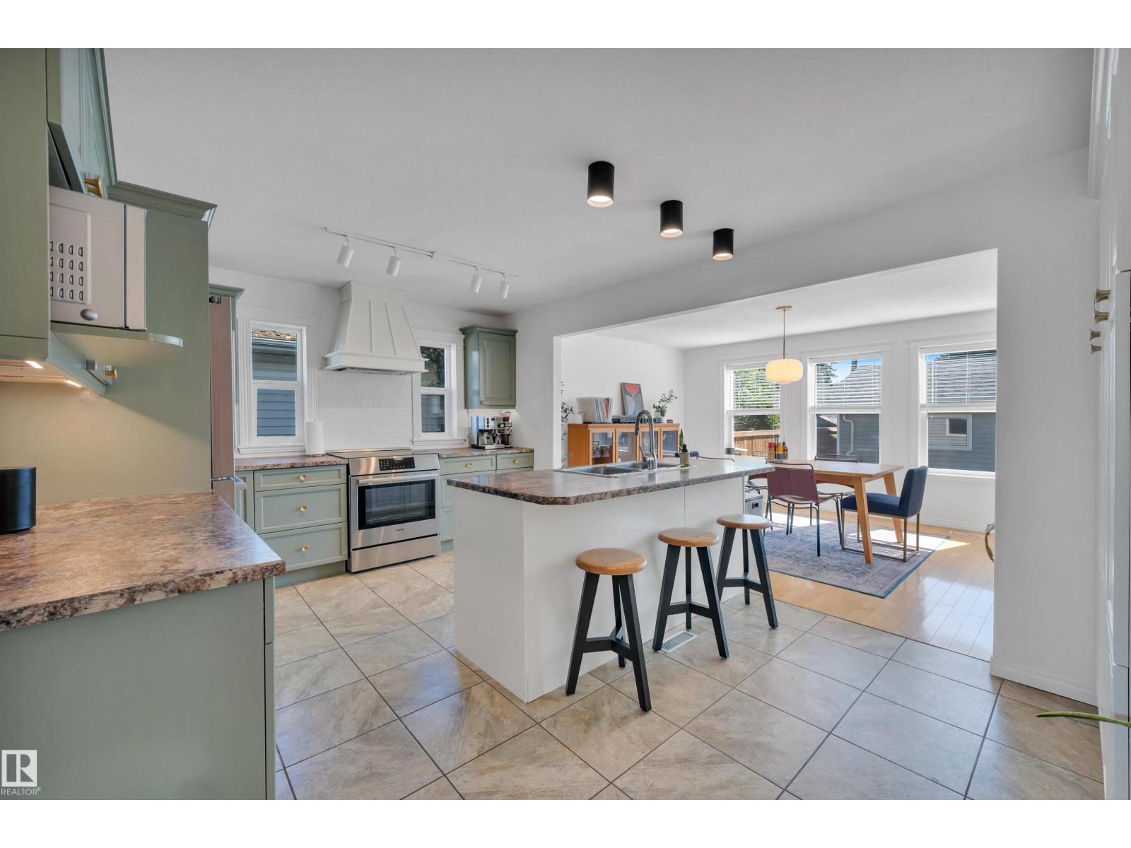 9015 148 St NW, Edmonton, Alberta  T5R 0Y5 - Photo 3 - E4495681