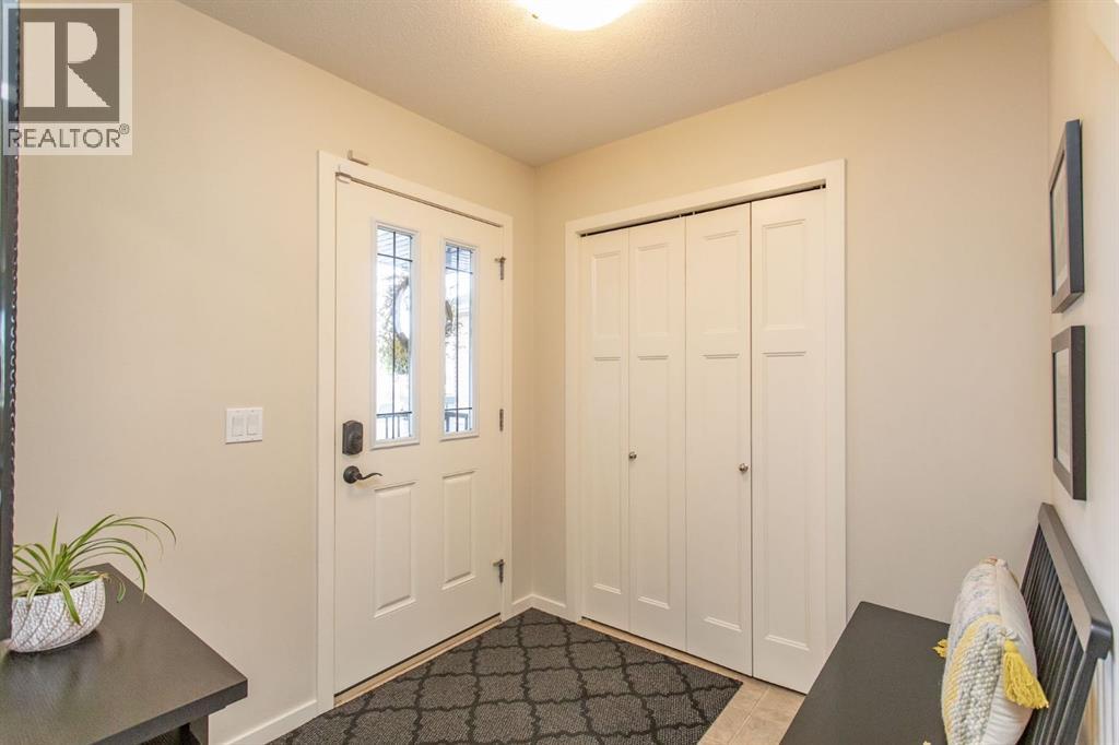 63 Bowman Circle, Sylvan Lake, Alberta  T4S 0H9 - Photo 3 - A2316089