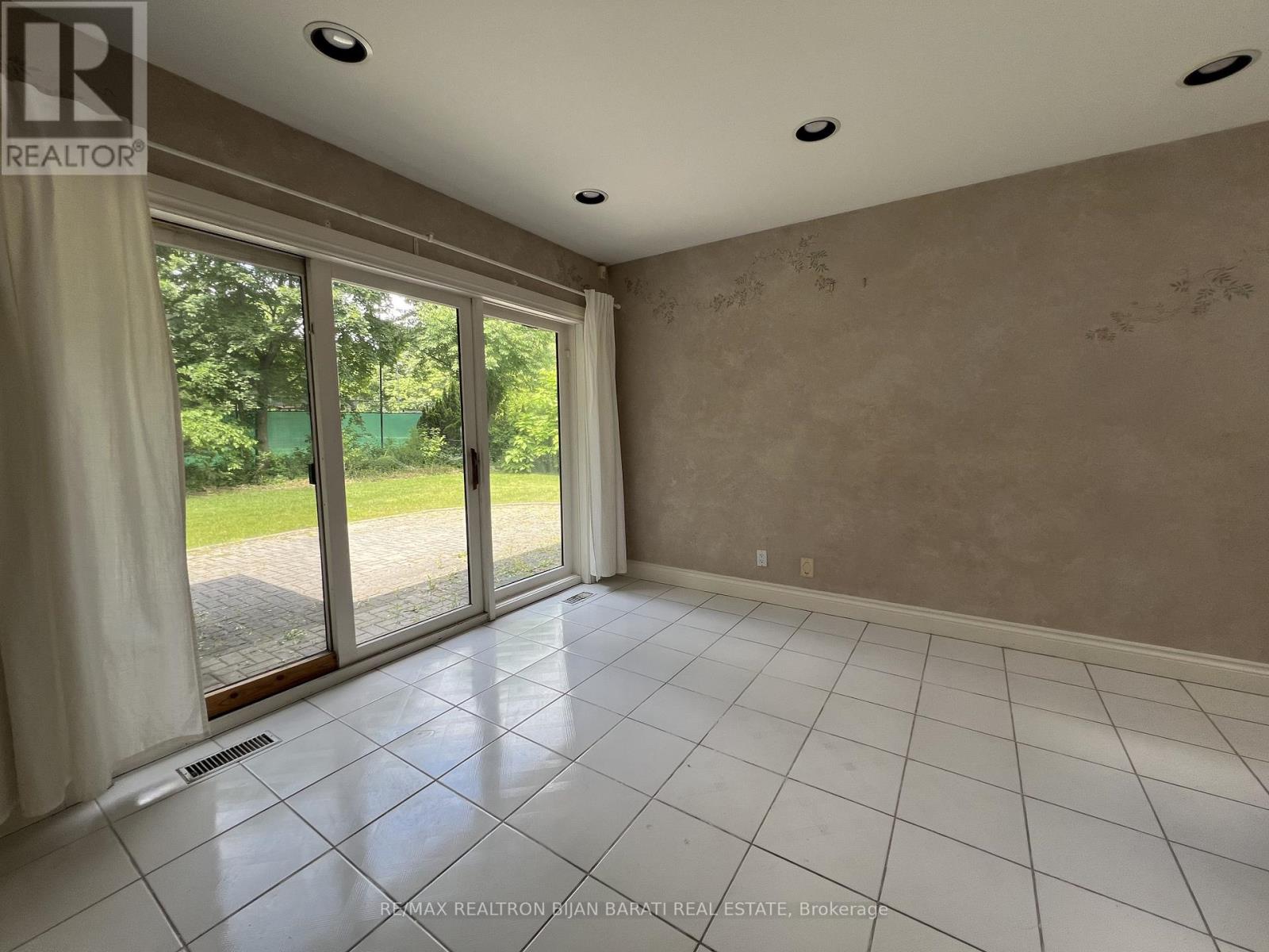 58 Heathcote Avenue, Toronto, Ontario  M2L 1Z1 - Photo 10 - C13489592