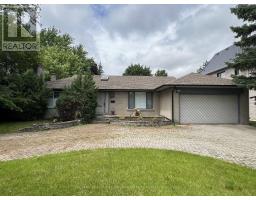 58 HEATHCOTE AVENUE, Toronto, Ontario