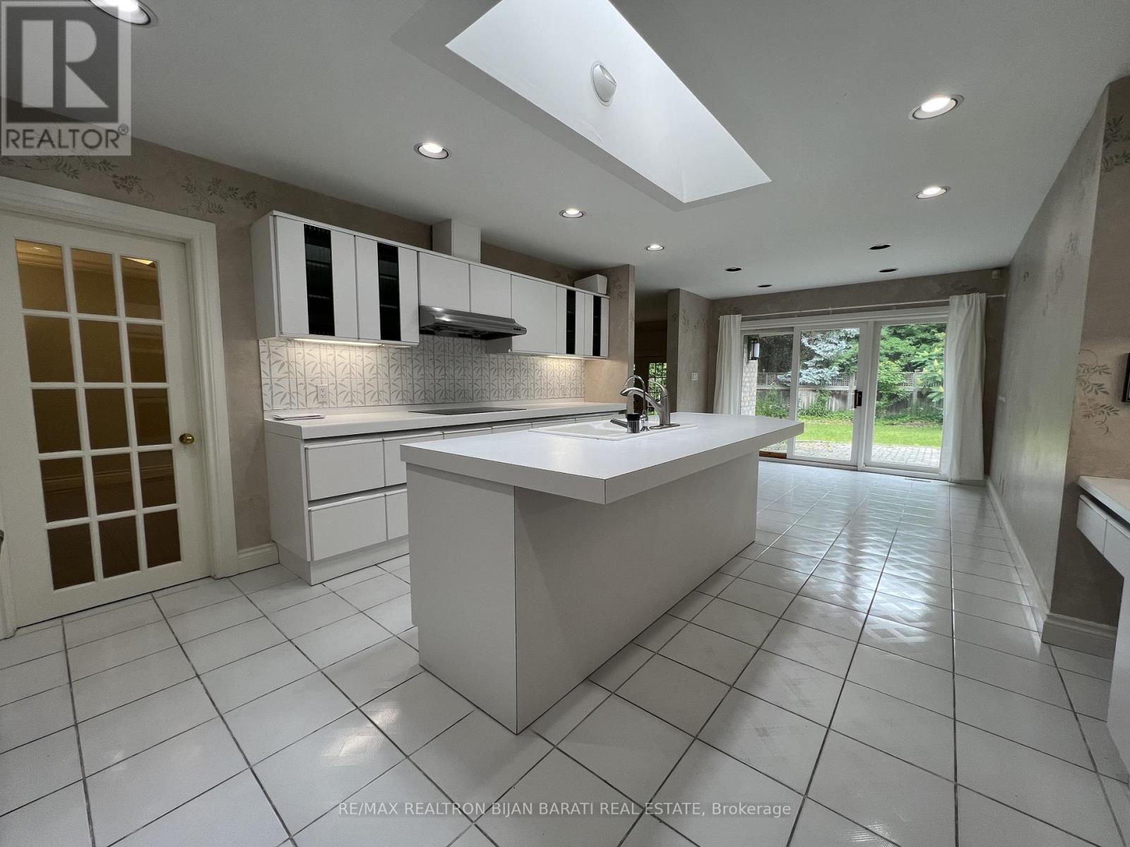 58 Heathcote Avenue, Toronto, Ontario  M2L 1Z1 - Photo 7 - C13489592