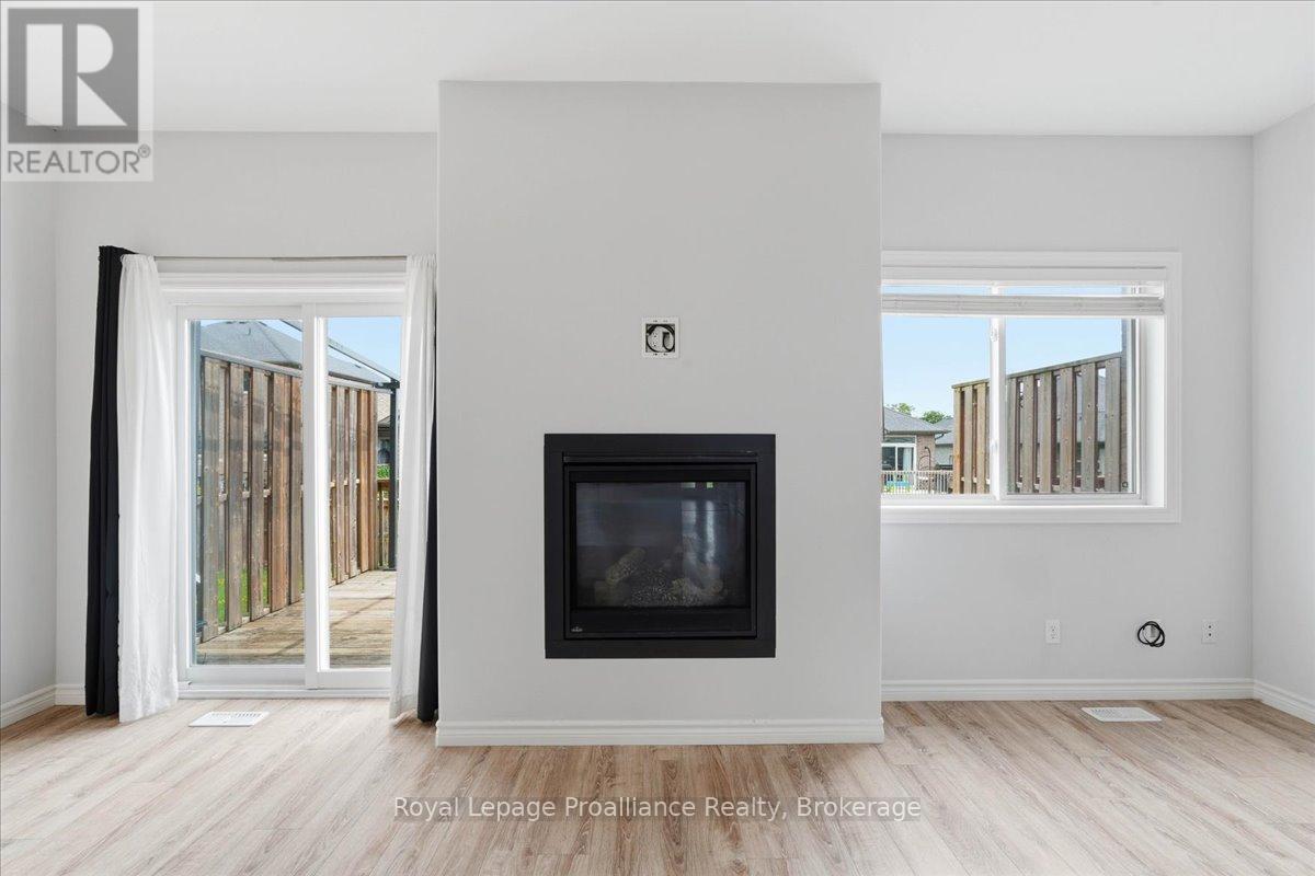 16 LEDGEROCK COURT