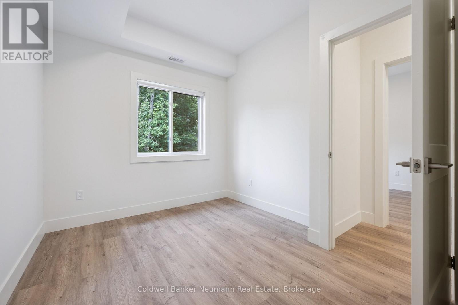 8 Orchard Crescent, Guelph (General Hospital), Ontario  N1E 1W9 - Photo 4 - X13490602