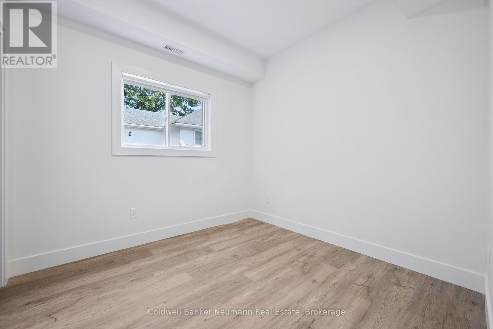 8 Orchard Crescent, Guelph (General Hospital), Ontario  N1E 1W9 - Photo 6 - X13490602