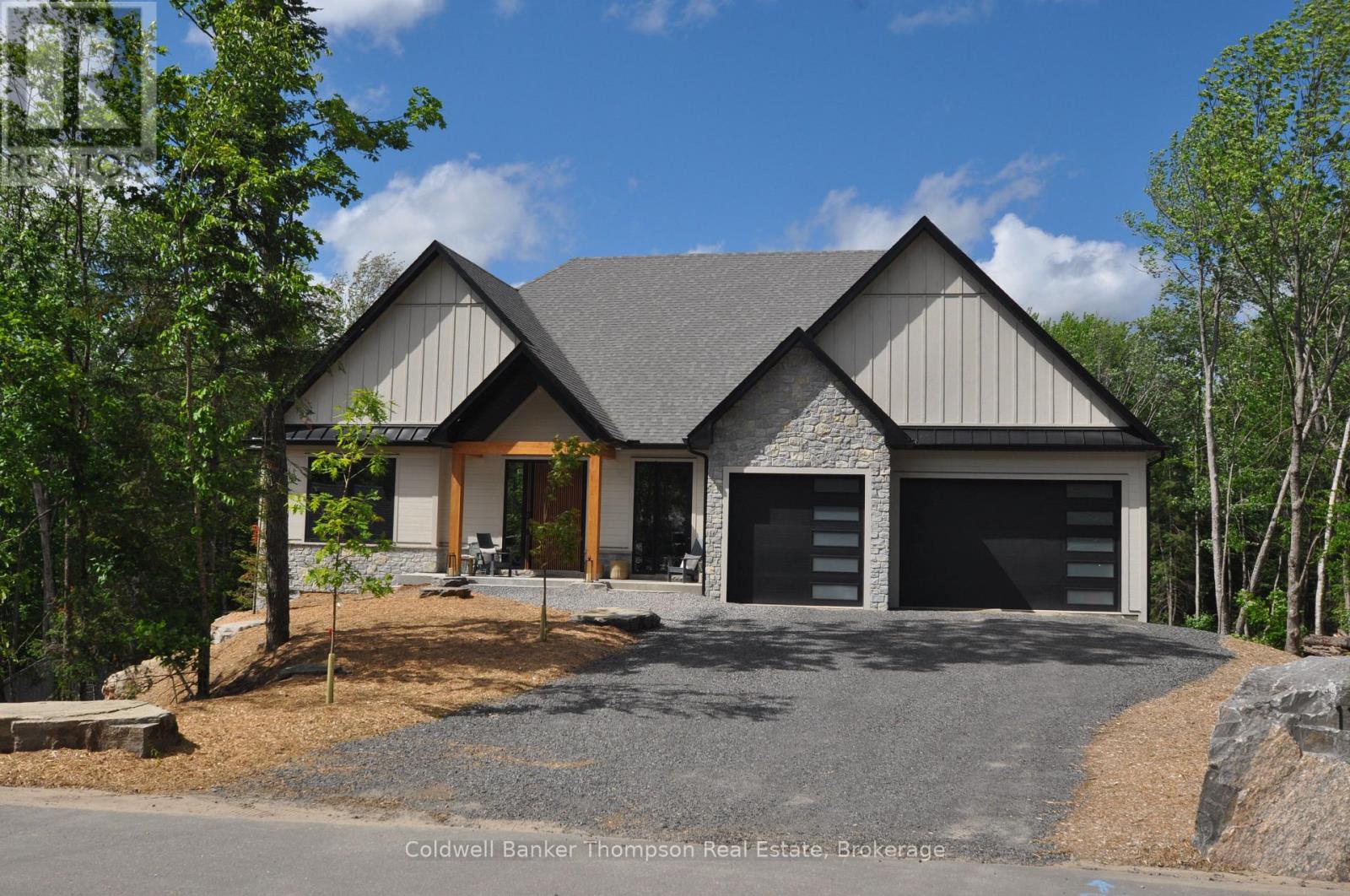 $2,099,00011 Glen Eagle Court, Huntsville, Ontario