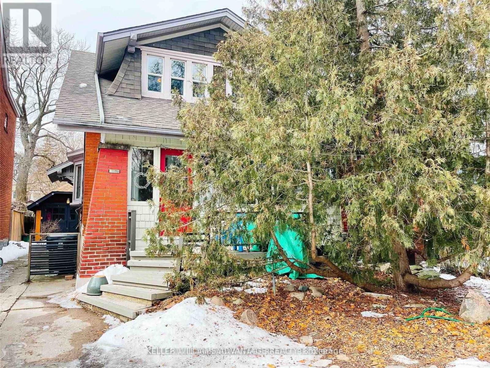 #UPPER - 98 WOODYCREST AVENUE, Toronto, Ontario