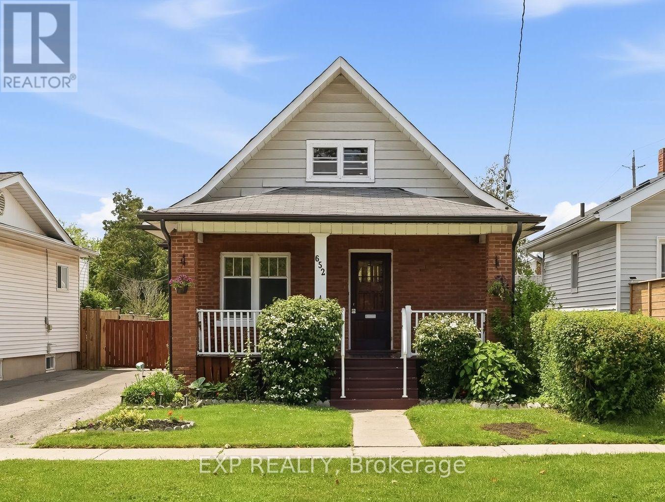 652 HORTOP STREET, Oshawa, Ontario