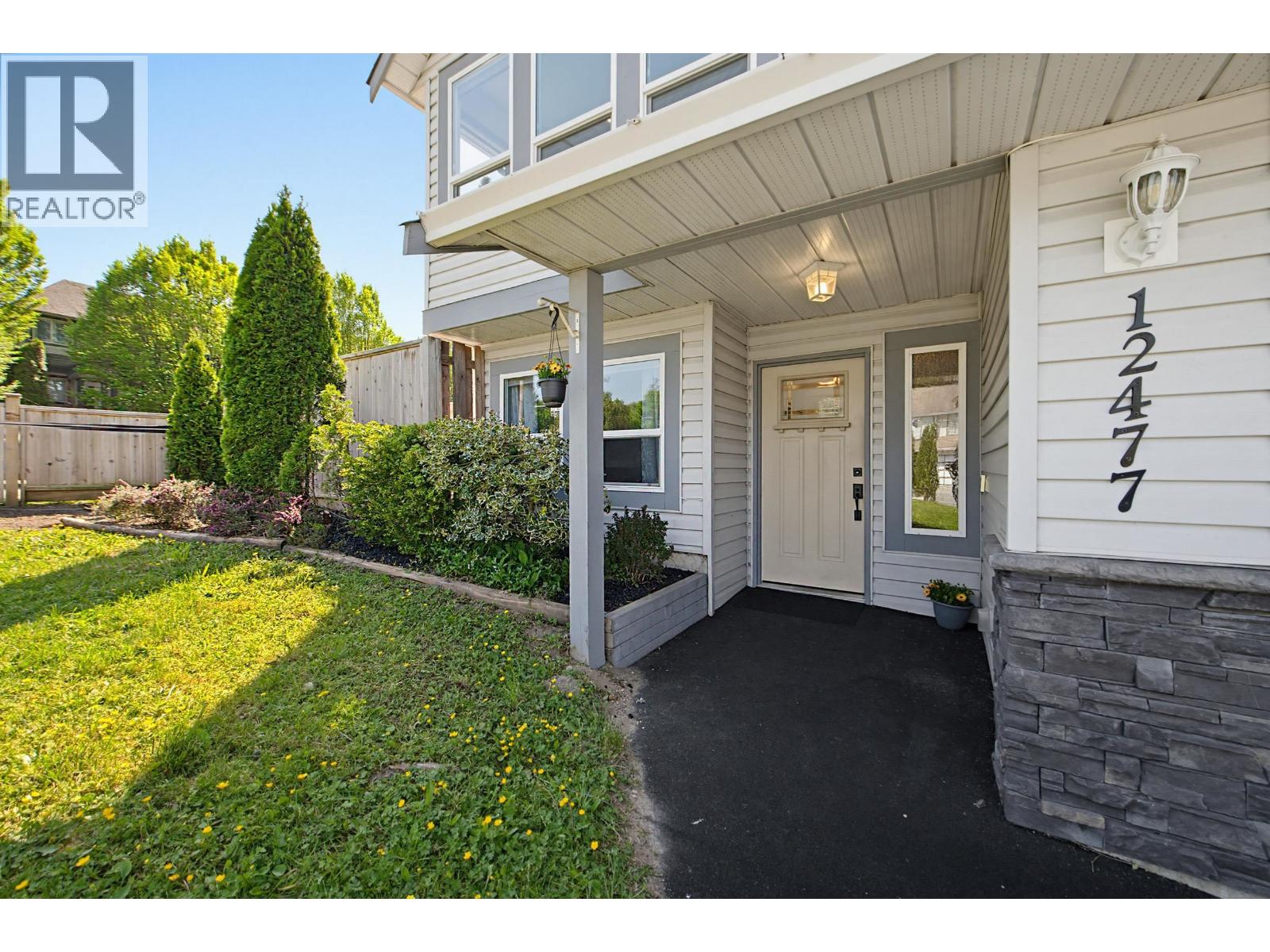 12477 230 Street, Maple Ridge, British Columbia  V2X 0X2 - Photo 2 - R3140017