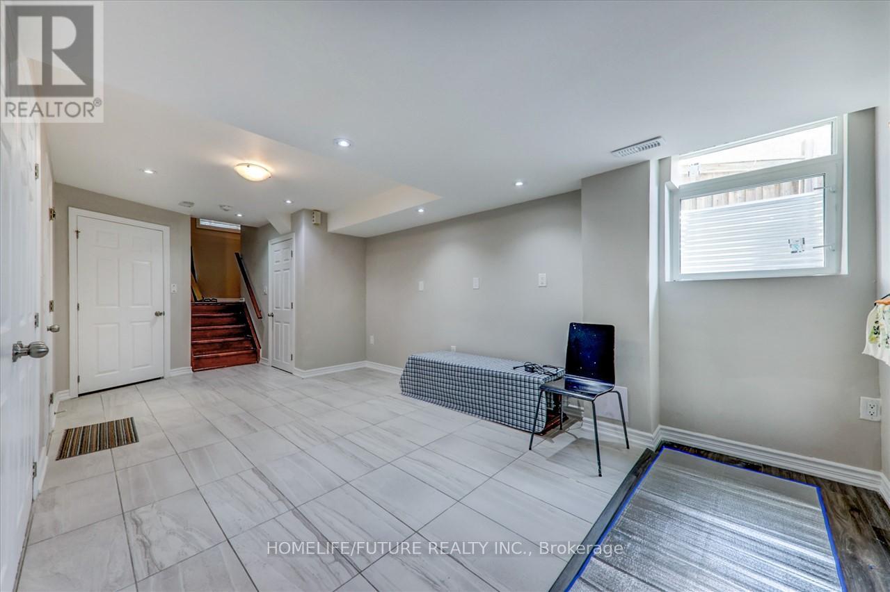 Bsmt - 49 Peppermint Close, Brampton, Ontario  L6P 3C7 - Photo 9 - W13490666