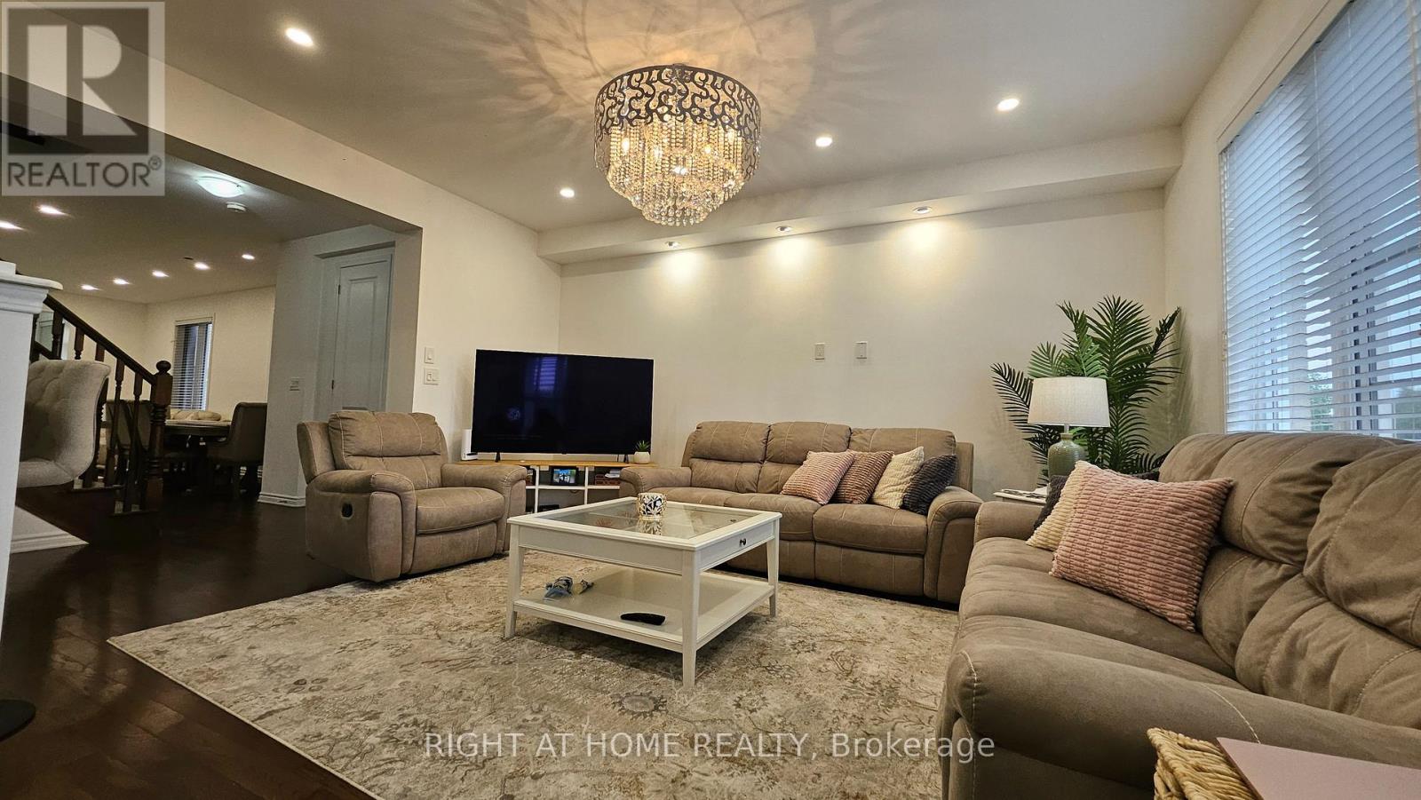 Upper - 1206 Duignan Crescent, Milton, Ontario  L9E 1C2 - Photo 9 - W13490674