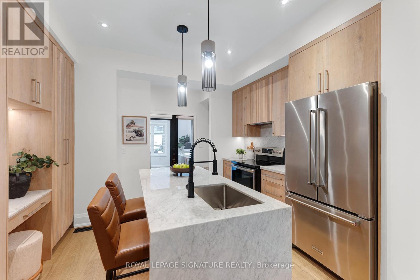 16 Essex Street, Toronto, Ontario  M6G 1T3 - Photo 11 - W13490712
