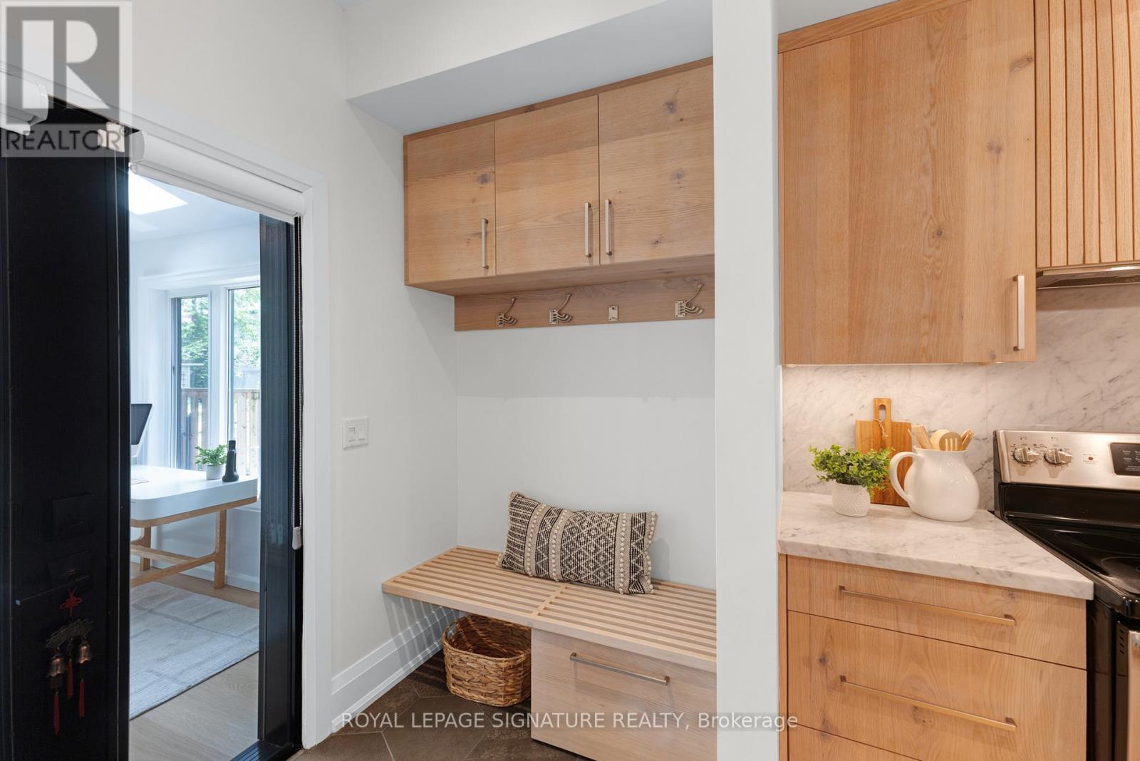16 Essex Street, Toronto, Ontario  M6G 1T3 - Photo 12 - W13490712