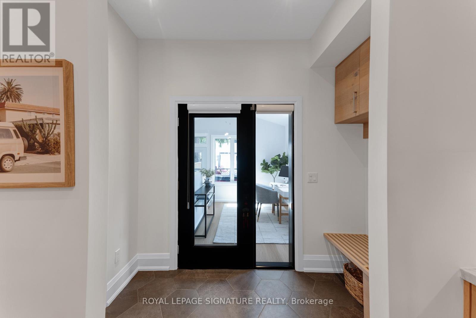 16 Essex Street, Toronto, Ontario  M6G 1T3 - Photo 13 - W13490712