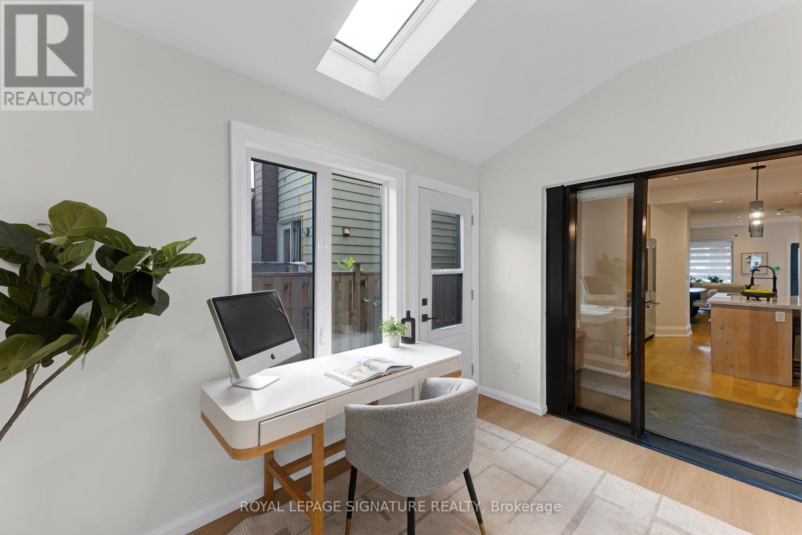 16 Essex Street, Toronto, Ontario  M6G 1T3 - Photo 14 - W13490712
