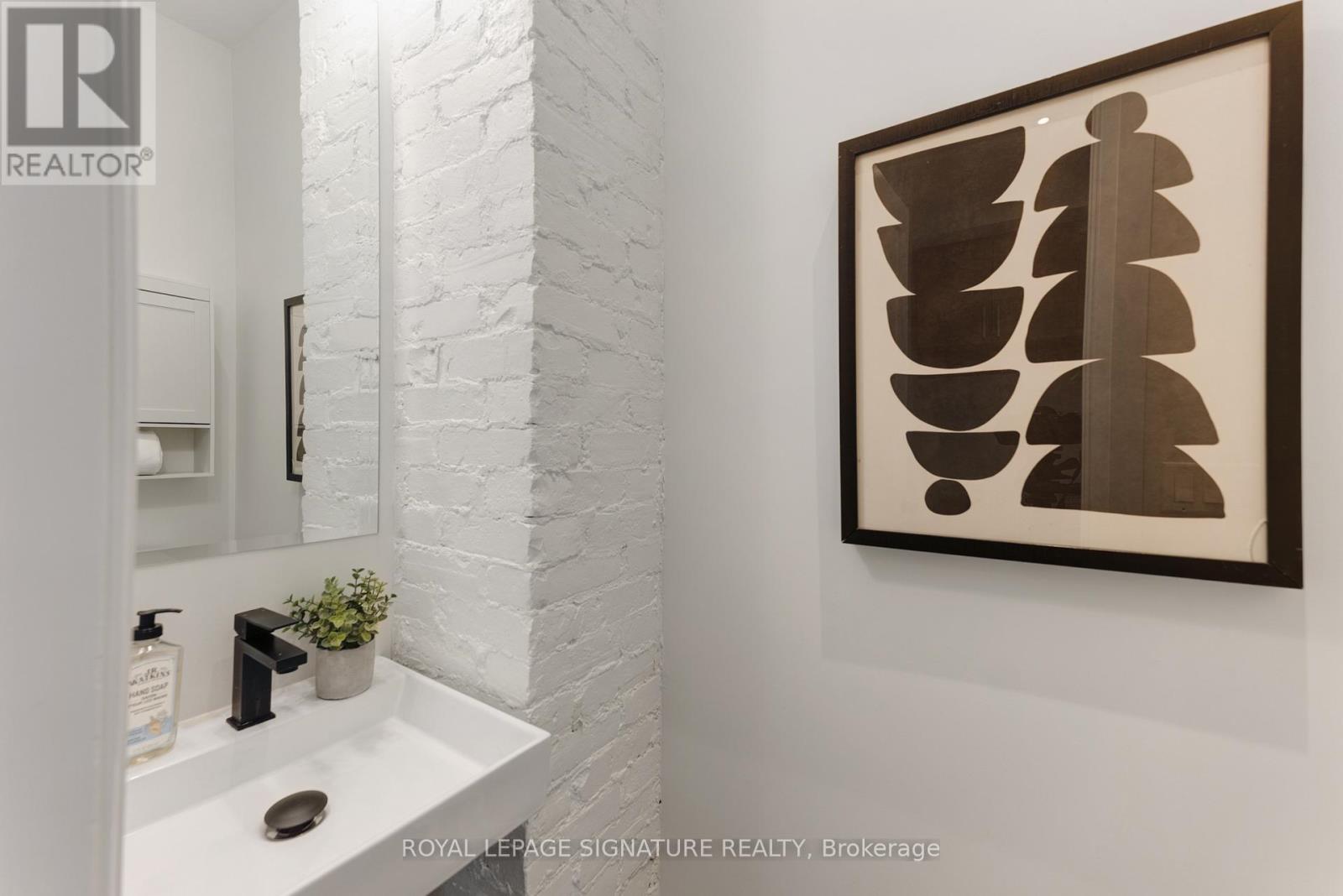 16 Essex Street, Toronto, Ontario  M6G 1T3 - Photo 16 - W13490712