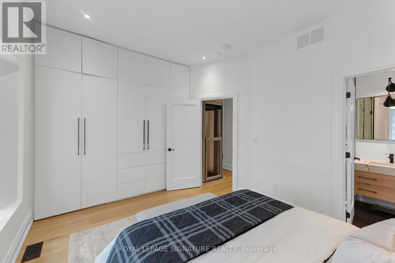 16 Essex Street, Toronto, Ontario  M6G 1T3 - Photo 18 - W13490712