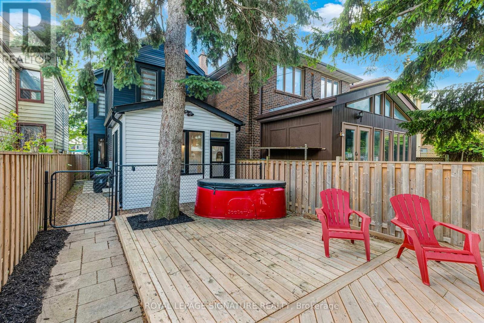 16 Essex Street, Toronto, Ontario  M6G 1T3 - Photo 29 - W13490712