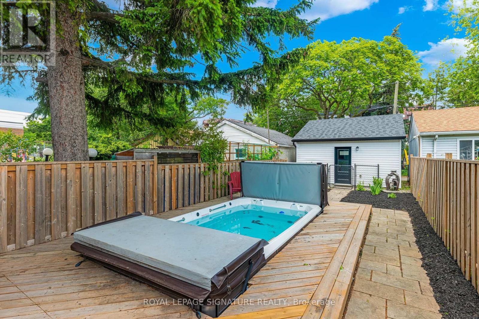 16 Essex Street, Toronto, Ontario  M6G 1T3 - Photo 31 - W13490712