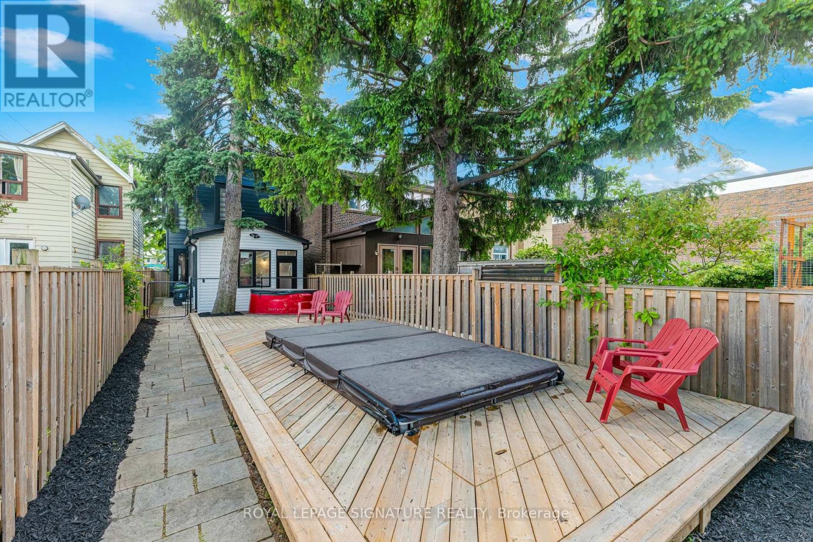 16 Essex Street, Toronto, Ontario  M6G 1T3 - Photo 32 - W13490712