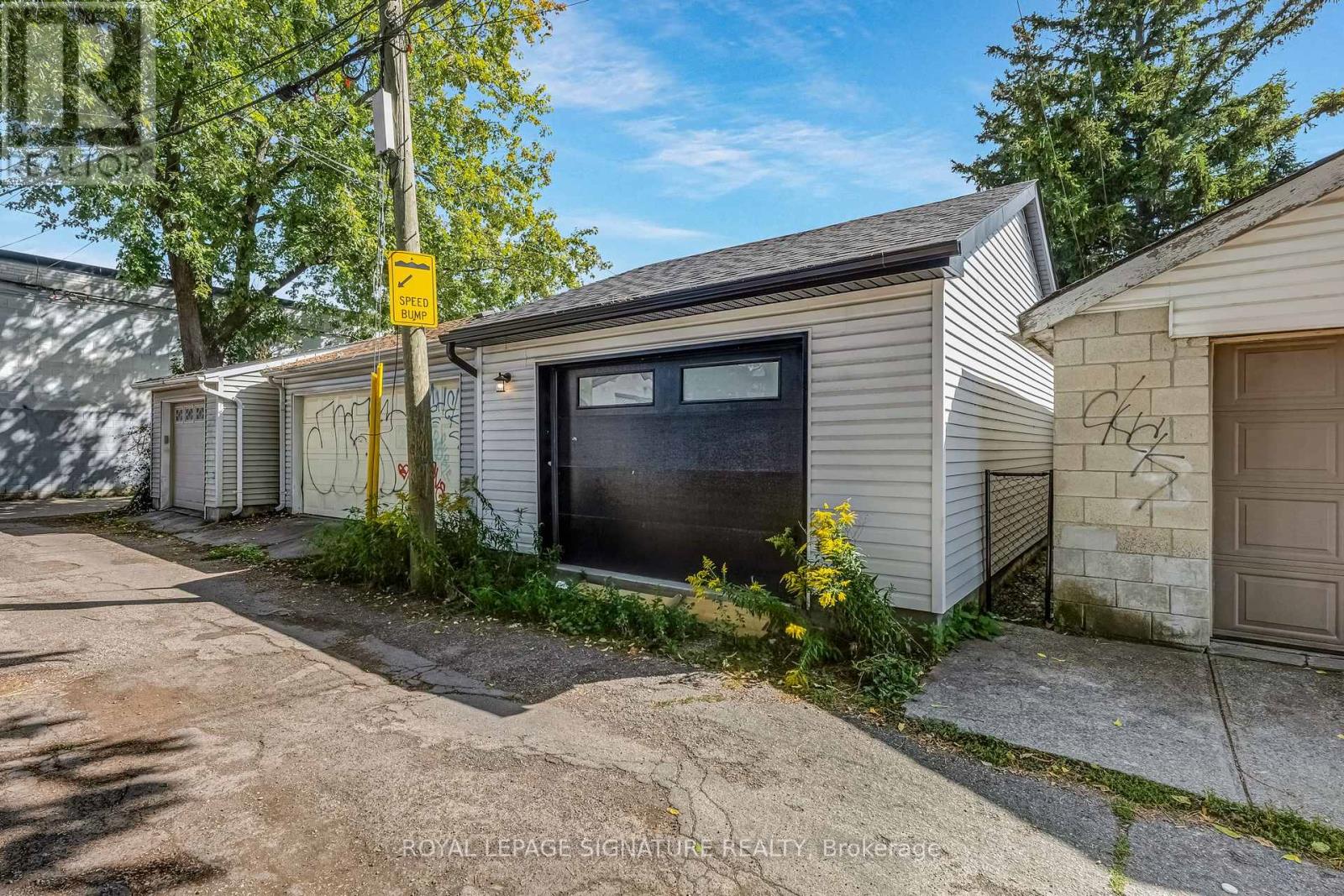 16 Essex Street, Toronto, Ontario  M6G 1T3 - Photo 34 - W13490712