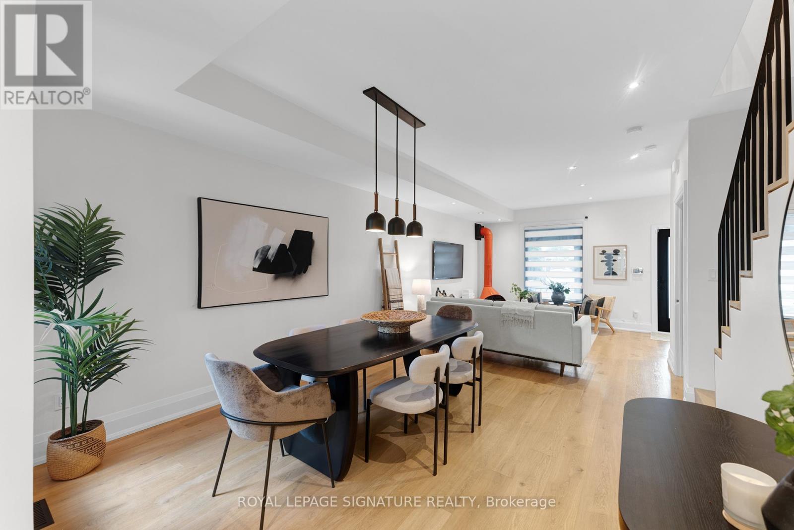 16 Essex Street, Toronto, Ontario  M6G 1T3 - Photo 6 - W13490712