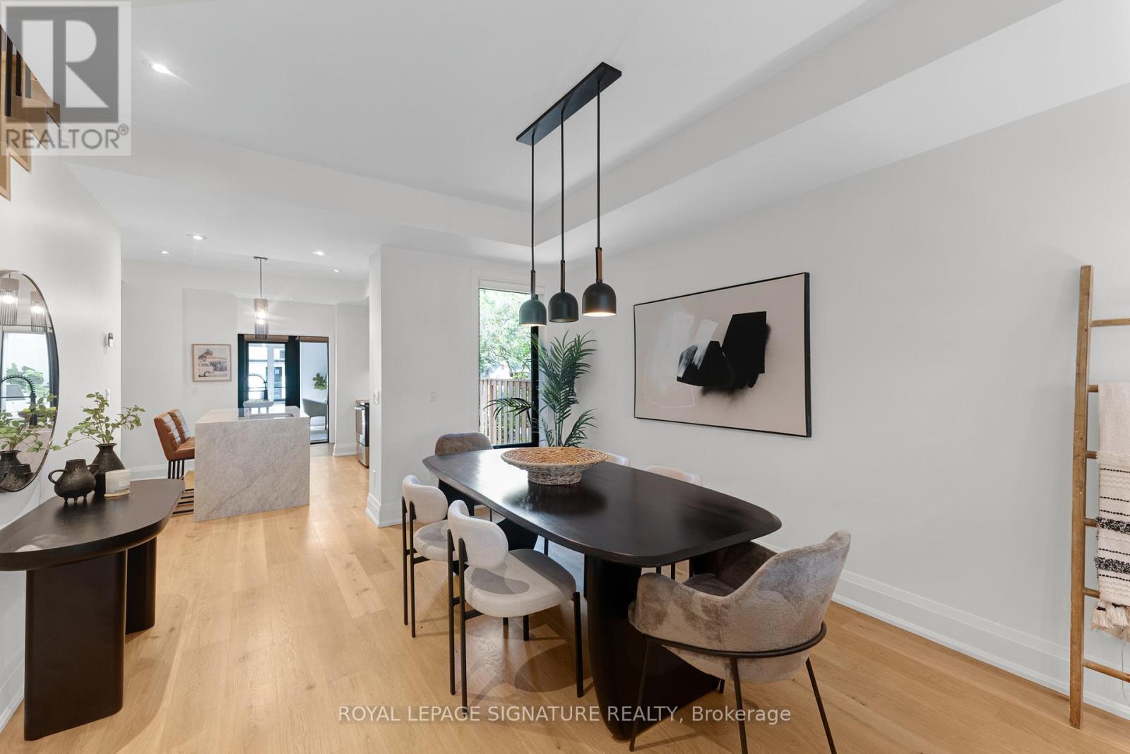 16 Essex Street, Toronto, Ontario  M6G 1T3 - Photo 7 - W13490712