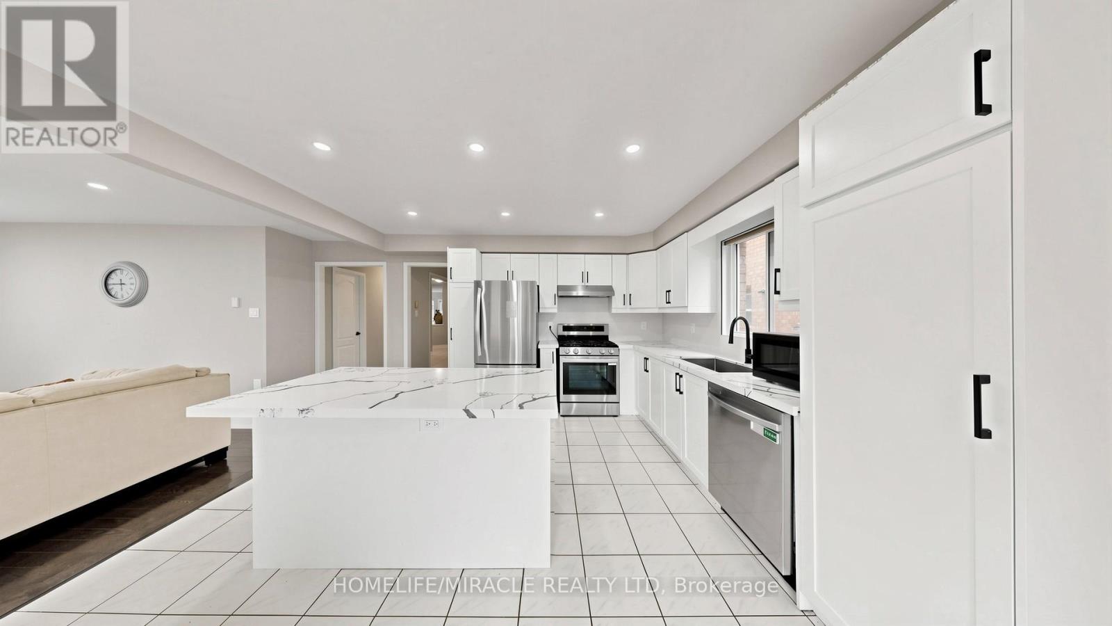 2873 Peacock Drive, Mississauga, Ontario  L5M 5S2 - Photo 14 - W13490764