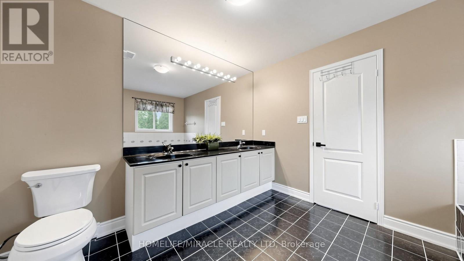2873 Peacock Drive, Mississauga, Ontario  L5M 5S2 - Photo 32 - W13490764