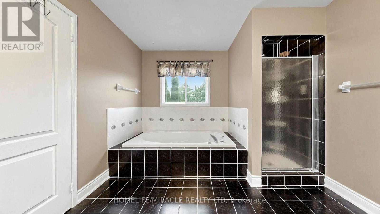 2873 Peacock Drive, Mississauga, Ontario  L5M 5S2 - Photo 33 - W13490764