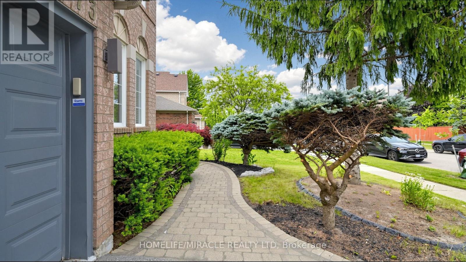2873 Peacock Drive, Mississauga, Ontario  L5M 5S2 - Photo 4 - W13490764