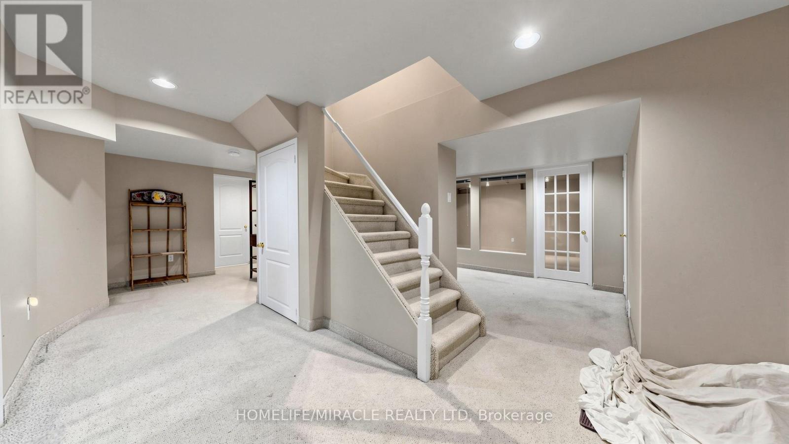 2873 Peacock Drive, Mississauga, Ontario  L5M 5S2 - Photo 41 - W13490764