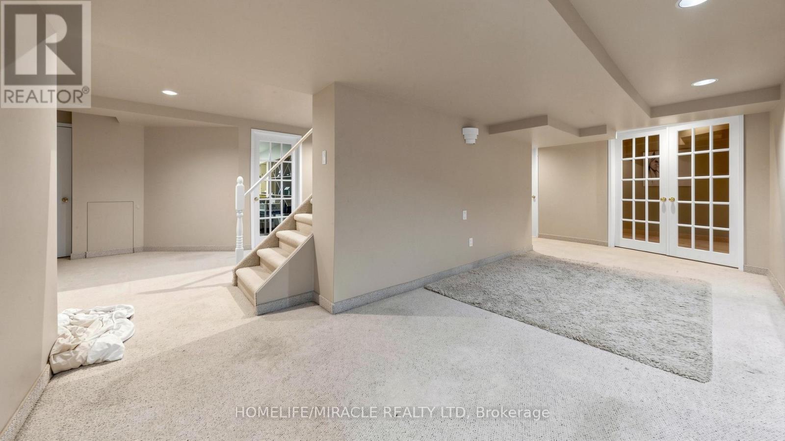 2873 Peacock Drive, Mississauga, Ontario  L5M 5S2 - Photo 42 - W13490764