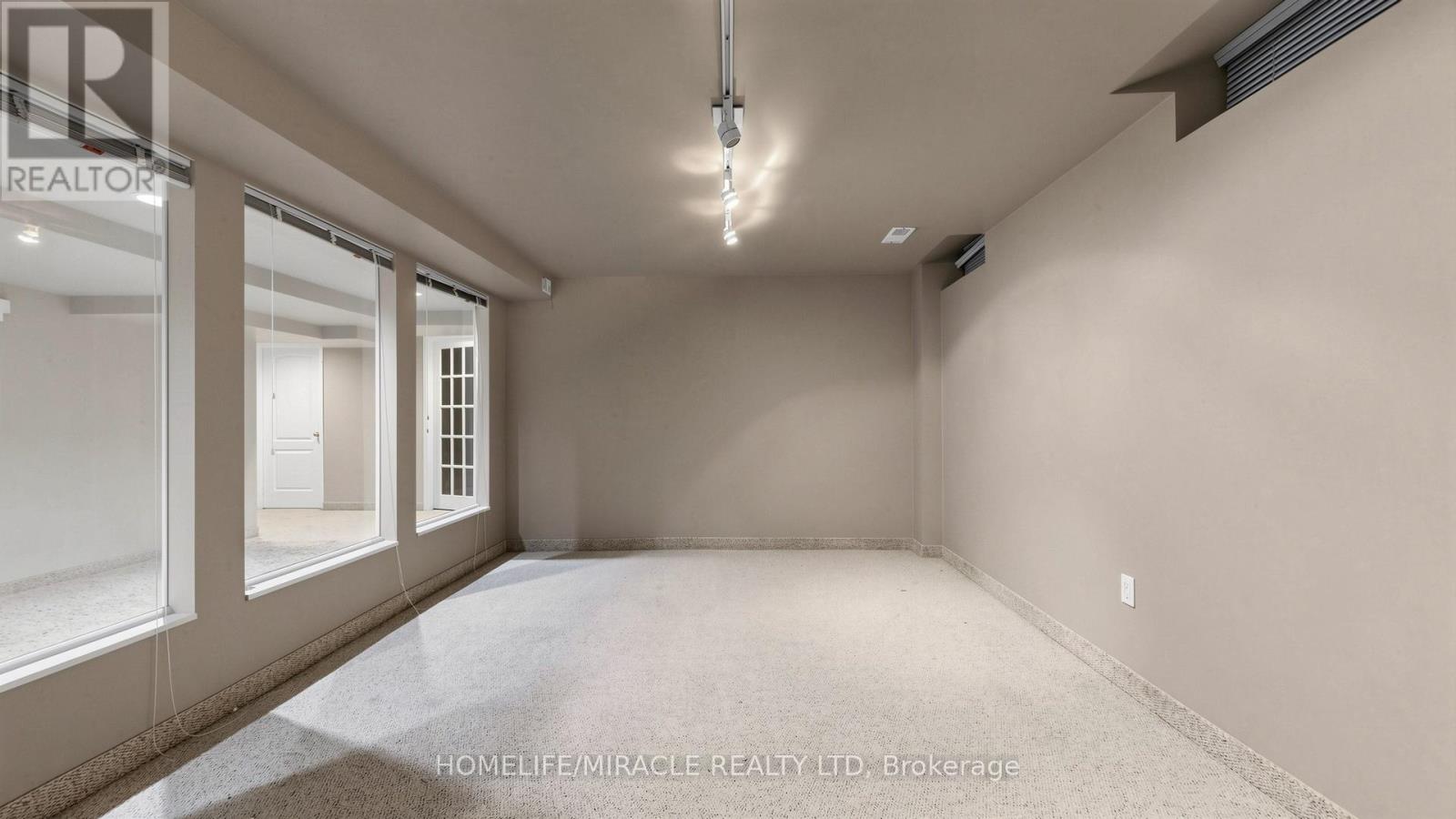 2873 Peacock Drive, Mississauga, Ontario  L5M 5S2 - Photo 44 - W13490764