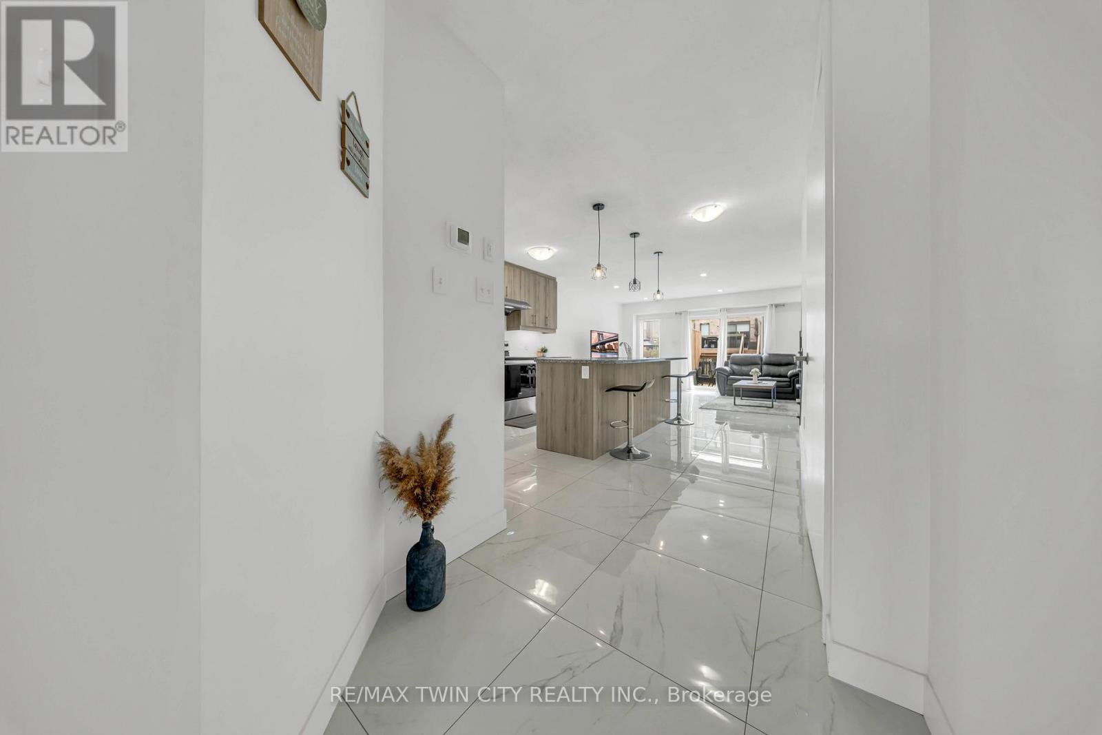 13 Pony Way, Kitchener, Ontario  N2R 0R8 - Photo 7 - X13490680