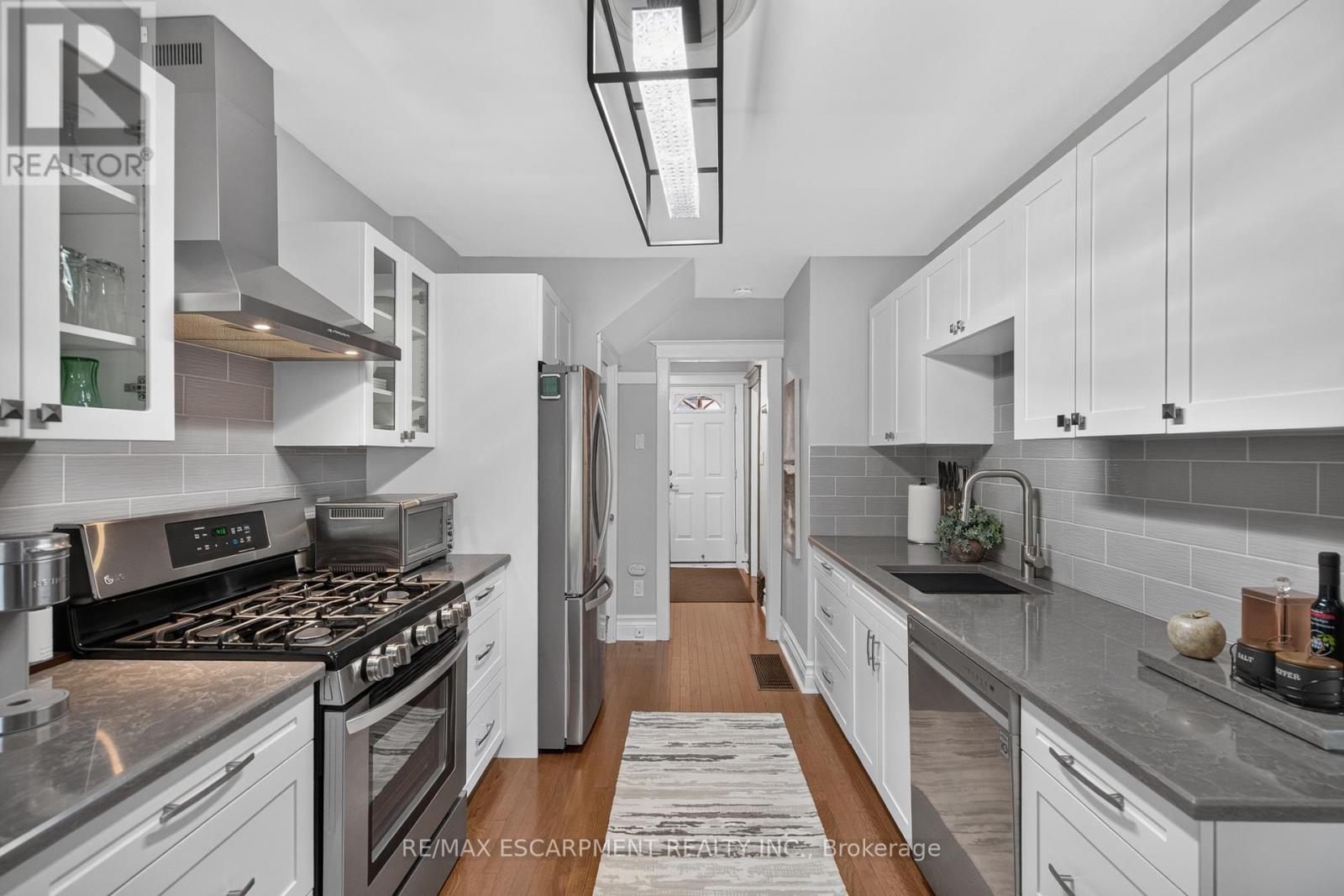 55 Cameron Avenue N, Hamilton, Ontario  L8H 4Z1 - Photo 11 - X13490826