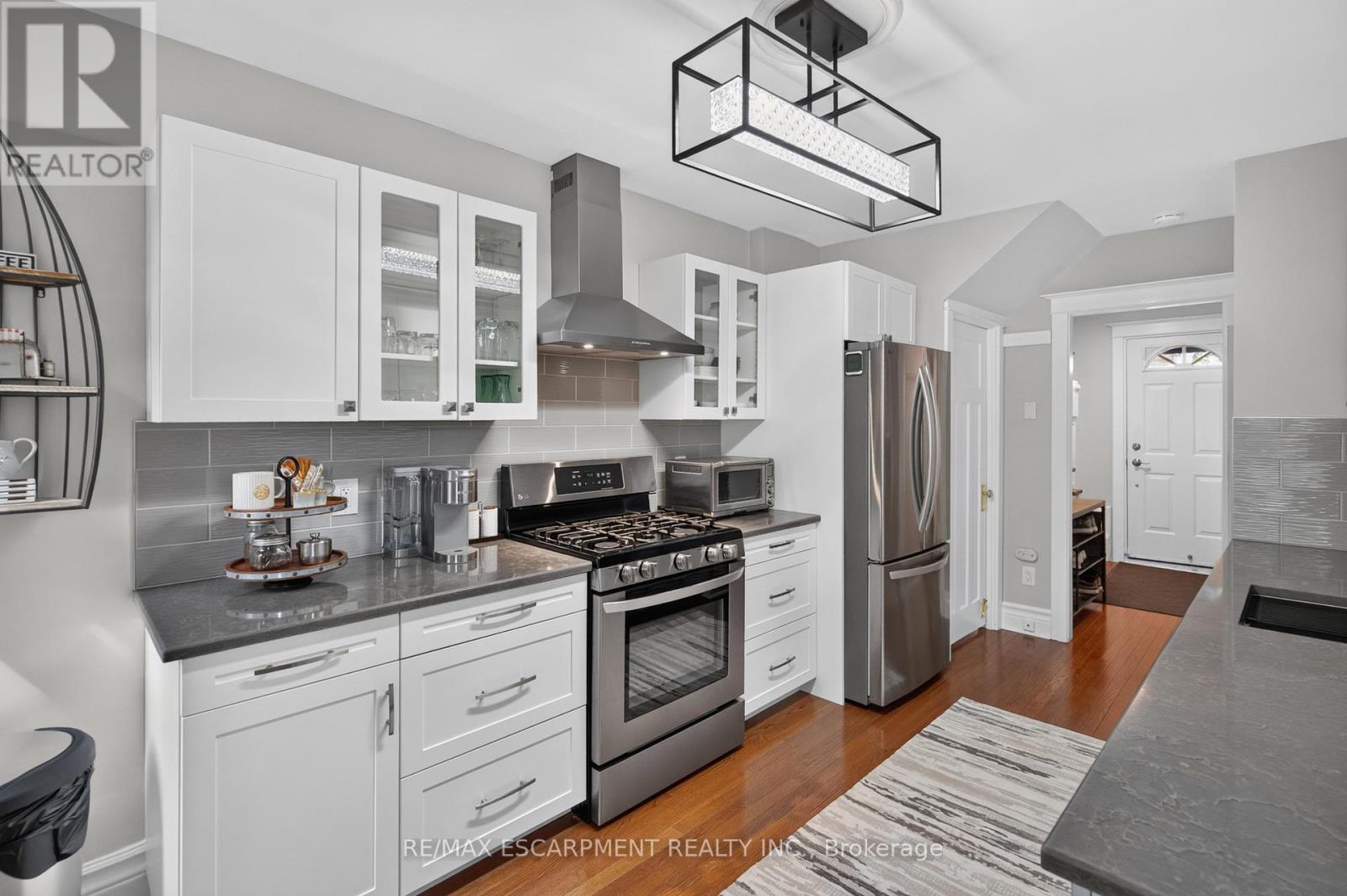55 Cameron Avenue N, Hamilton, Ontario  L8H 4Z1 - Photo 5 - X13490826